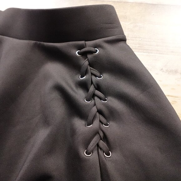 Hot Topic Lace-Up Skater Skirt Women’s XS Black Gothic Punk Metal Grunge Alt - Picture 3 of 9